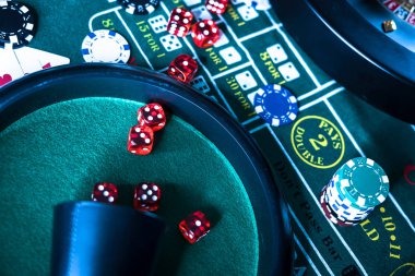 Live race commentary and betting slip